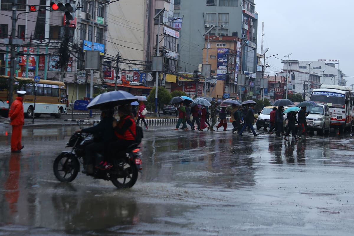 गएराति केही ठाउँमा मुसलधारे वर्षा, नदी खोला आसपासमा सावधानी अपनाउन आग्रह - Image 1