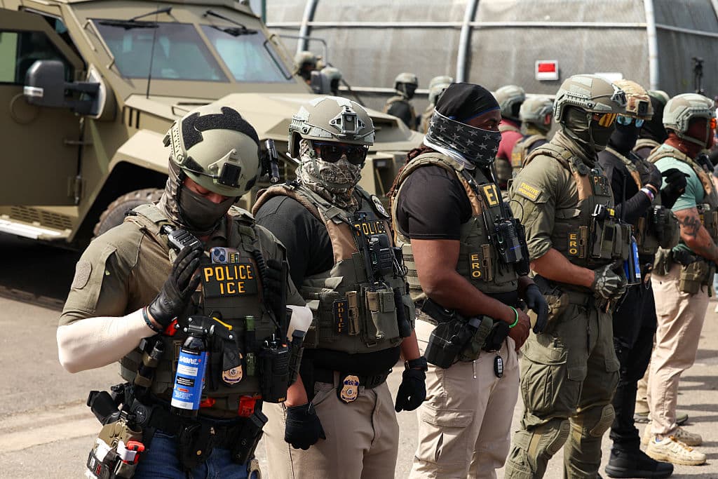 Veterans’ Transition to ICE Raises Concerns Over Use of Force - Image 1