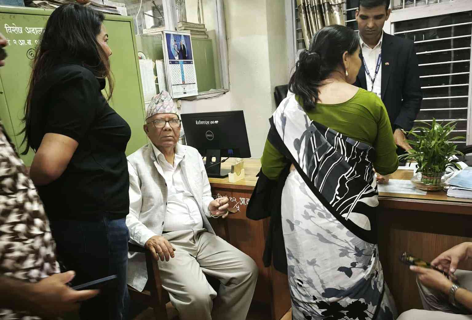 पतञ्जलि जग्गा प्रकरणमा माधव नेपालसहितको मुद्दामा अख्तियारका साक्षी झिकाउन आदेश - Image 1