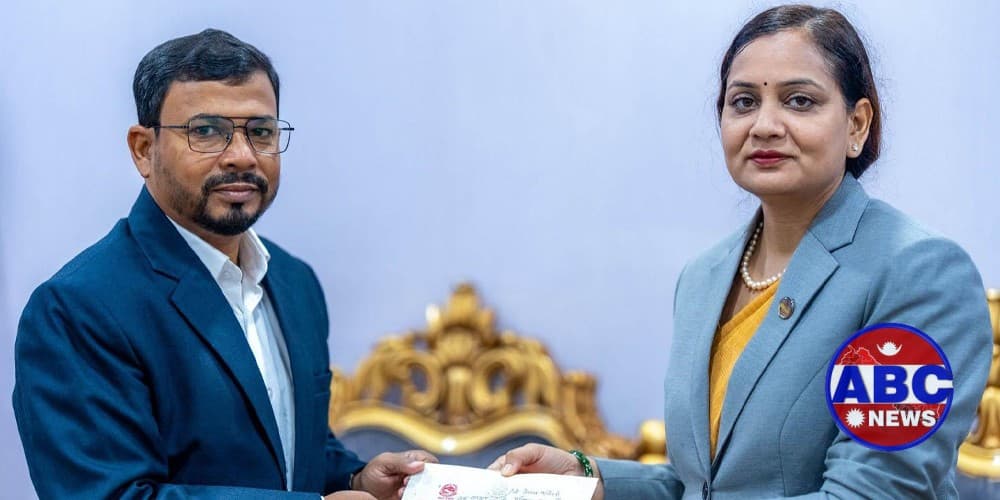 नेपाल फार्मेसी परिषद्को अध्यक्षमा कादिर आलम नियुक्त स्वास्थ्यमन्त्री मन्त्रीस्तरीय निर्णयबाट नियुक्ति; मन्त्रालयमा शपथ ग्रहणपछि आजै पदबहाली गर्दै - Image 3