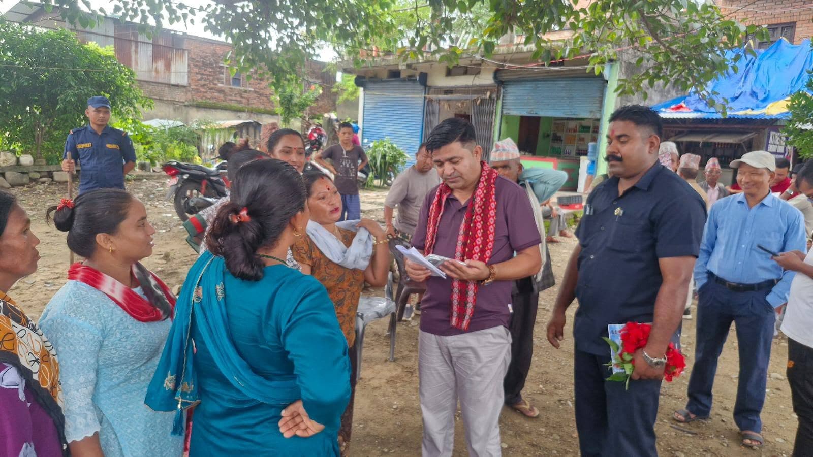 विकास निर्माणमा स्थानीयको निगरानी र सरकारी निकायसँग समन्वय आवश्यक : मन्त्री खत्री - Image 1