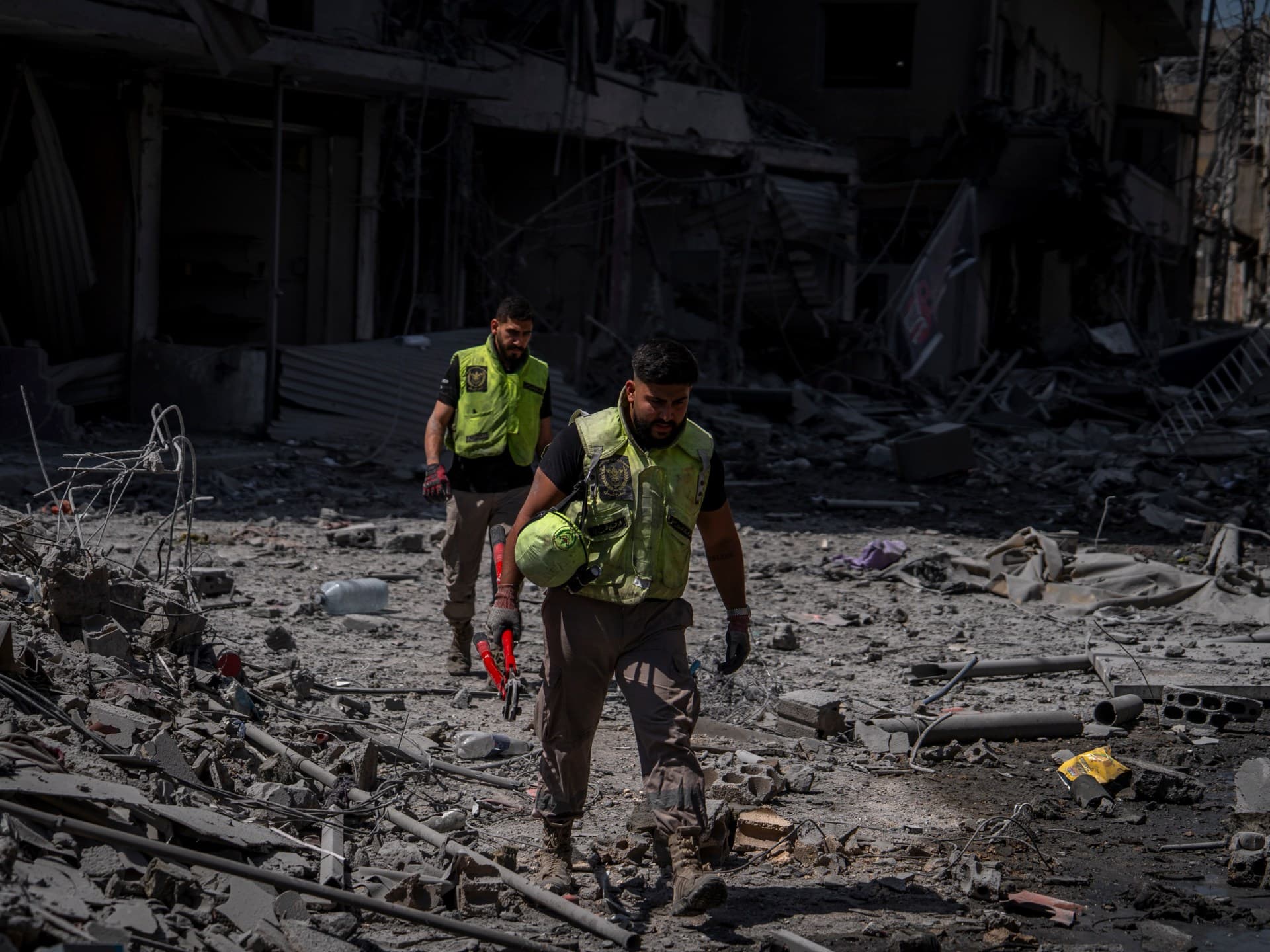 Israeli Attacks Wound Eight in Lebanon Despite Ongoing Rome Talks - Image 1