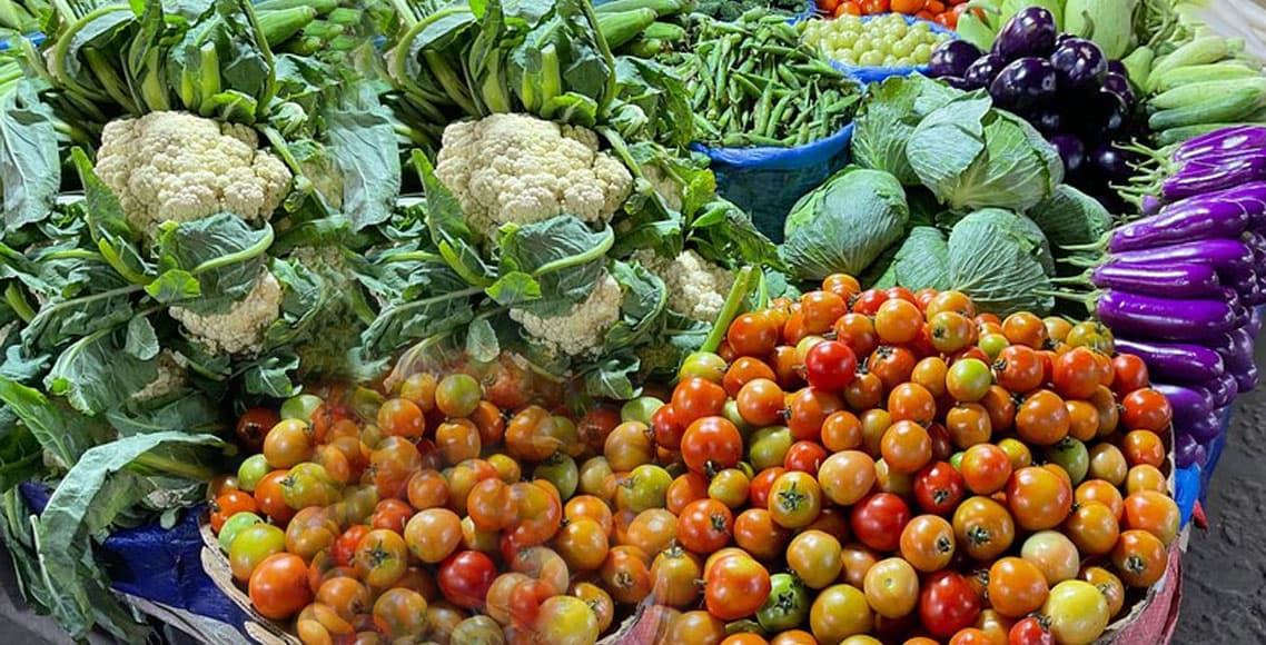 कालीमाटीमा केही तरकारीको मूल्य बढ्यो, गोलभेँडा र काउली महँगियो - Image 1
