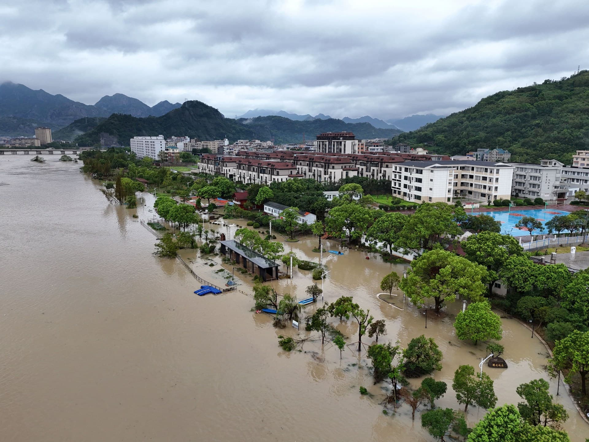 Tropical Storm Dolphin Brings Flooding, Disrupts Travel Across Eastern China - Image 1