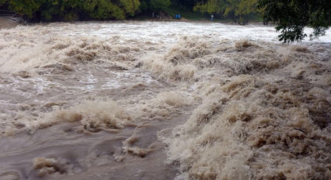 Flash flood risks threaten 38 districts across nation today - Image 1