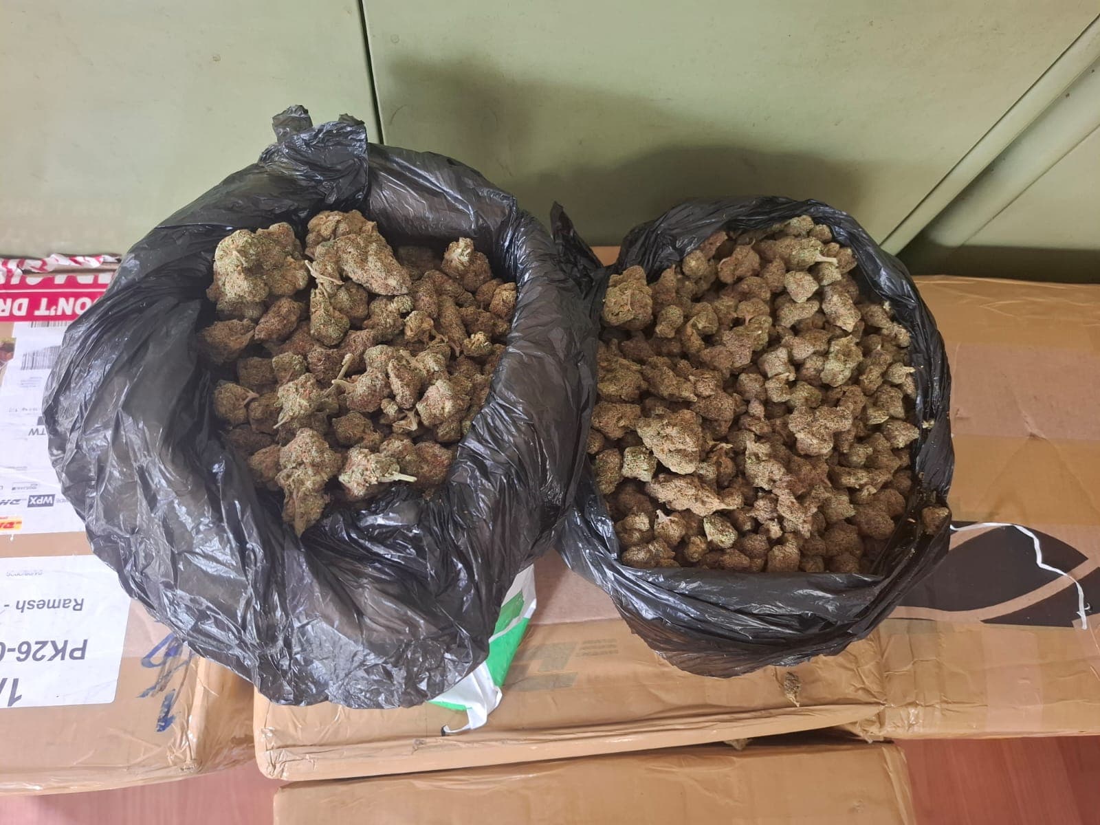 थाइल्यान्डबाट ल्याइएको गाँजासहित दुई जना पक्राउ - Image 1