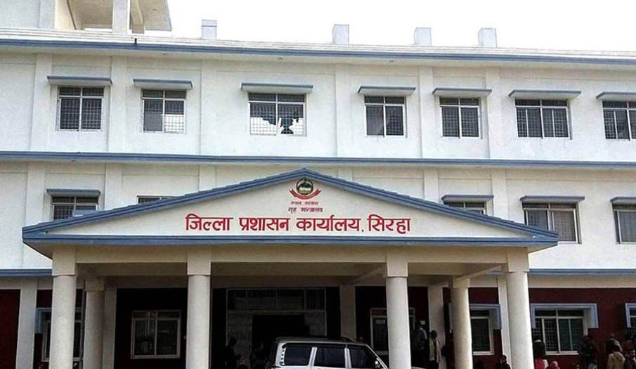 श्रमदानबाट सडक सुरक्षित बनाउन जुटे स्थानीय - Image 5