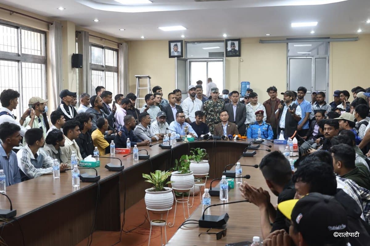 ‘मार्ग प्रशस्त’को चर्चापछि मुख्यमन्त्री कार्कीको प्रतिक्रिया :  यो हाम्रो घरभित्रको आन्तरिक कुरा हो - Image 2