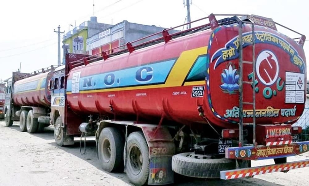श्रमदानबाट सडक सुरक्षित बनाउन जुटे स्थानीय - Image 86