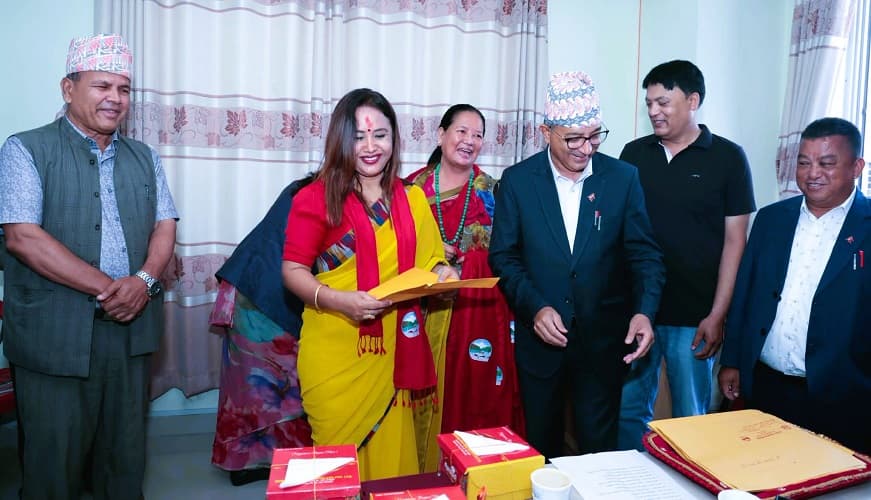 ती मुख्यमन्त्री, यी किराना साहुजी ! - Image 35