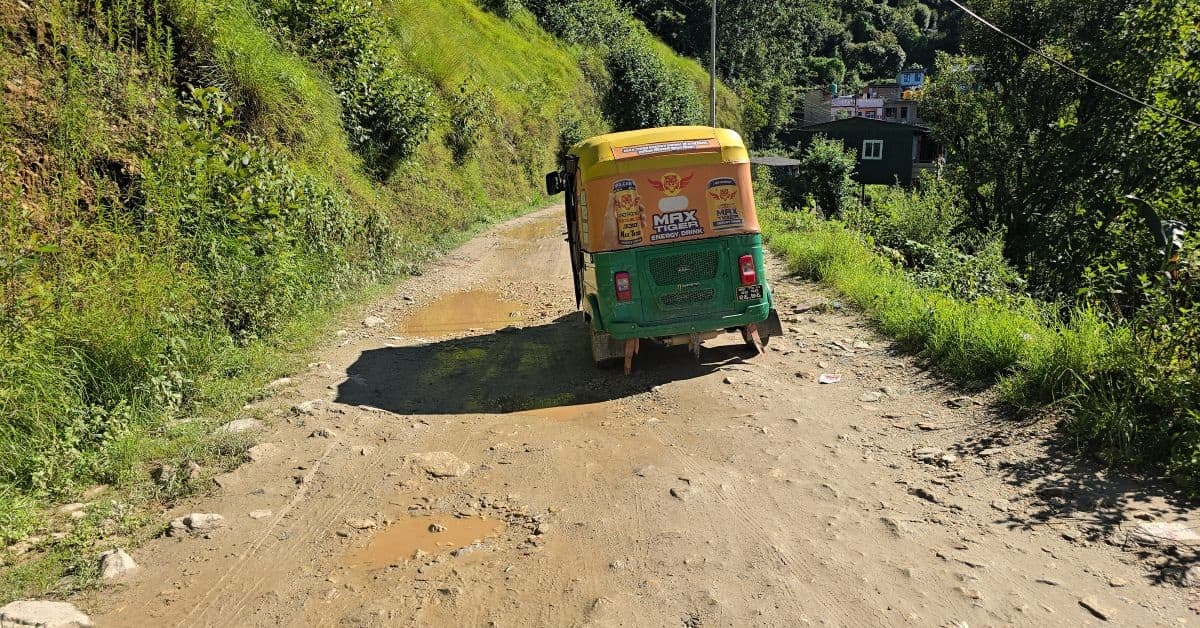 ओखलढुङ्गा–रुम्जाटार सडक कालोपत्र गरिँदै - Image 1