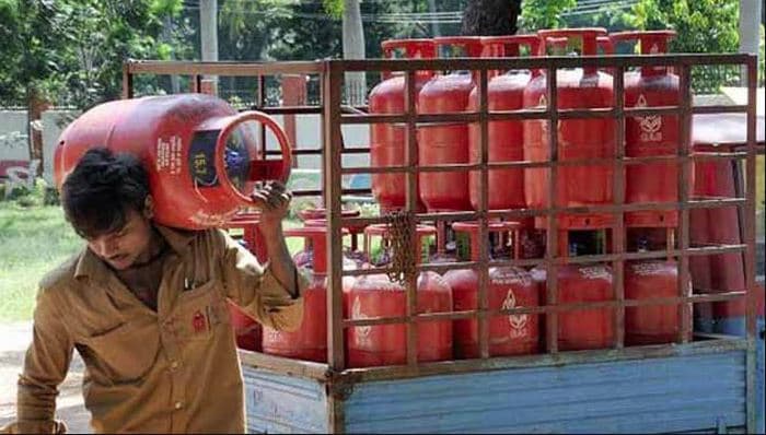 शनिबार विभिन्न ब्रान्डका ६ हजार ८०२ सिलिन्डर एलपी ग्यास बिक्री - Image 1